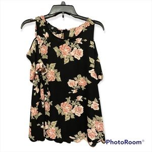 Floral print blouse with cute sleeves
